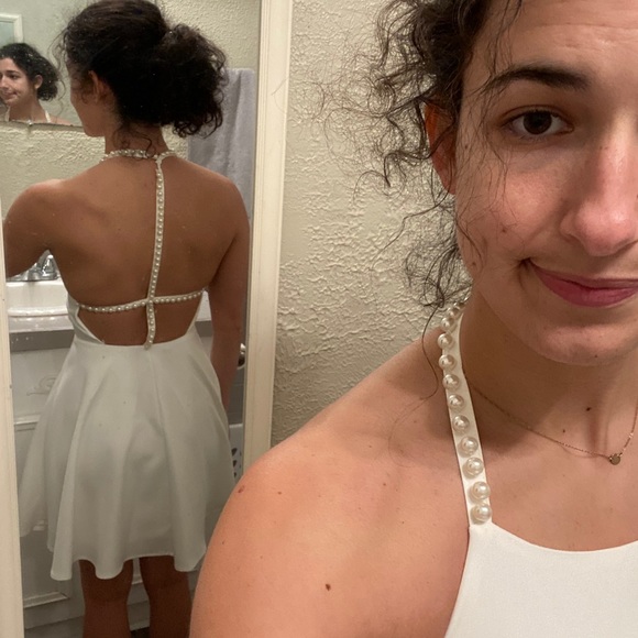 White dress - Picture 3 of 3